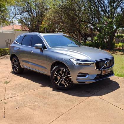 VOLVO XC60 2.0 T8 HYBRID MOMENTUM AWD GEARTRONIC VOLVO XC60 2.0 T8 HYBRID MOMENTUM AWD GEARTRONIC